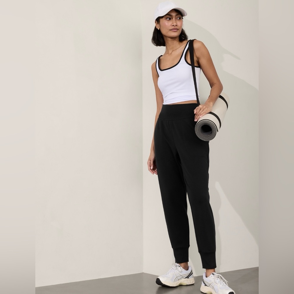 NWT-Athleta Black Coaster Luxe Jogger, Small